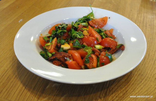 Bal - Restaurant Day 2.0 - sałatka z chorizo z boku