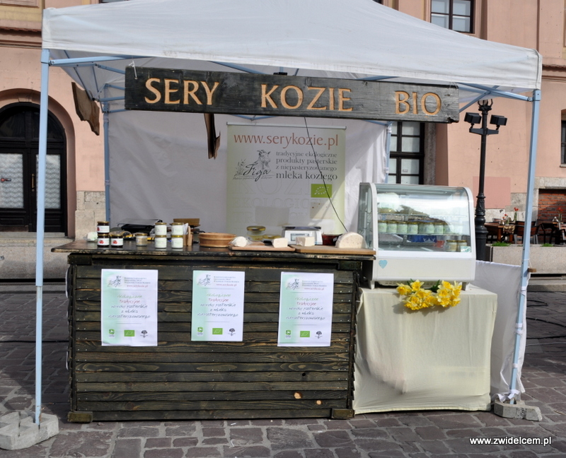 05-DSC_0379Kraków - Mały Rynek - Dni Węgrzyna - sery kozie