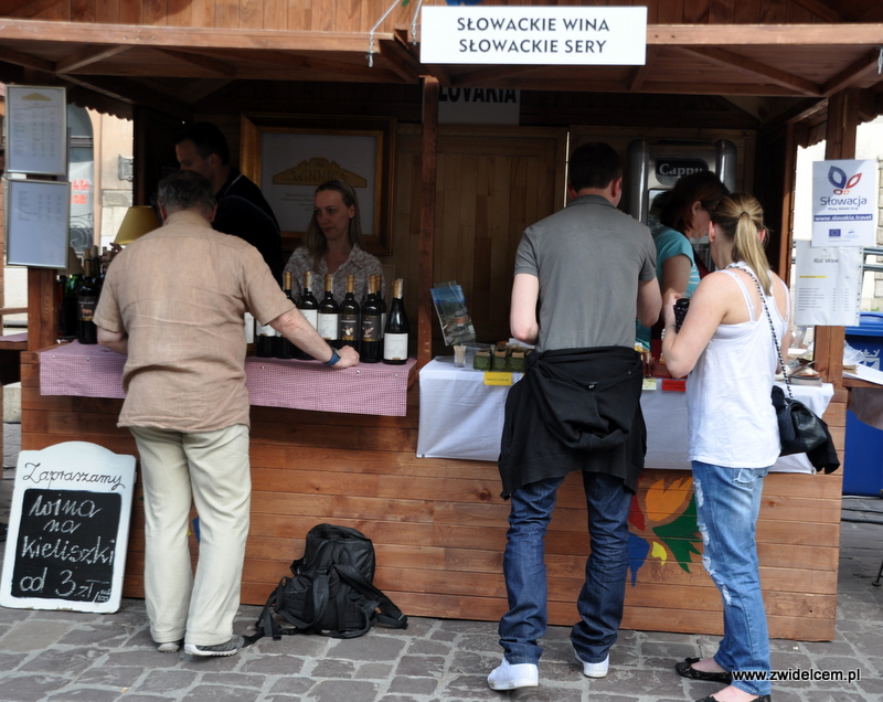 Kraków - Mały Rynek - Dni Węgrzyna - słowackie wina i sery