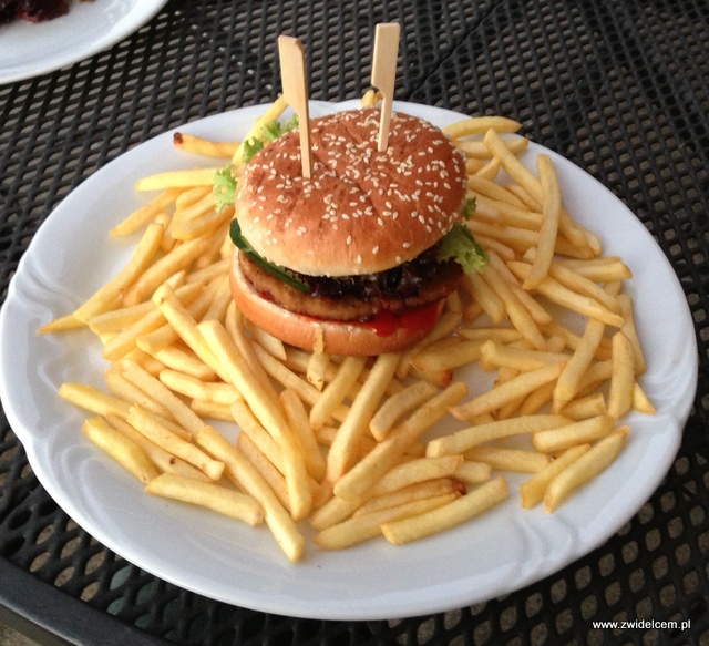 Morawy - Rozdrojovice - Hotel Atlantis - Burger
