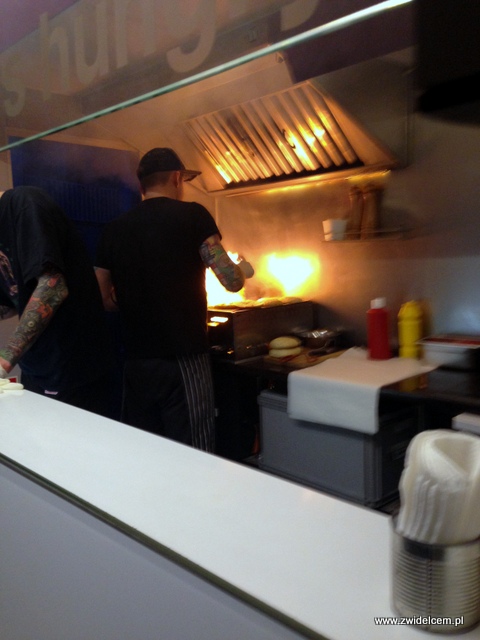 Kraków - Streat Slow Food - ogień na grillu