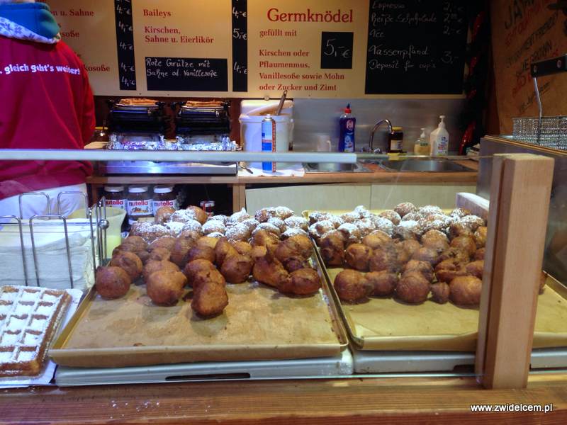 Berlin – Weihnachtsmarkt am Alexanderplatz - knedle i gofry