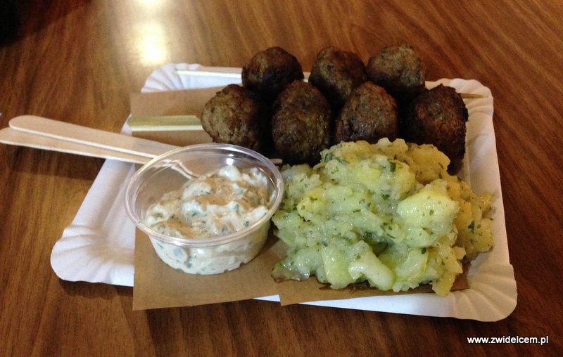 Berlin – Markthalle Neun – Street Food Thursdsay – meatballs z sałatką ziemniaczaną