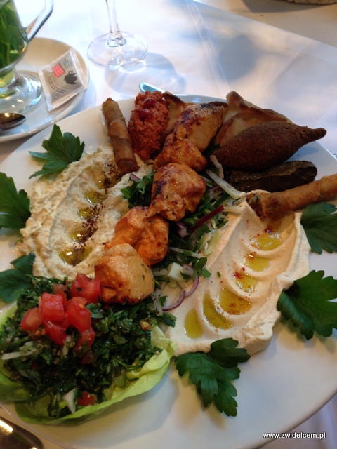 Zurich - Le Cedr - mezze z kurczakiem