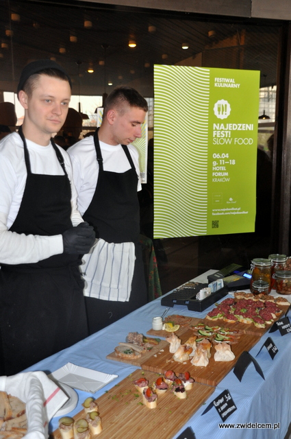 Kraków - Najedzeni Fest Slow Food - kanapeczki od Forum Przestrzenie
